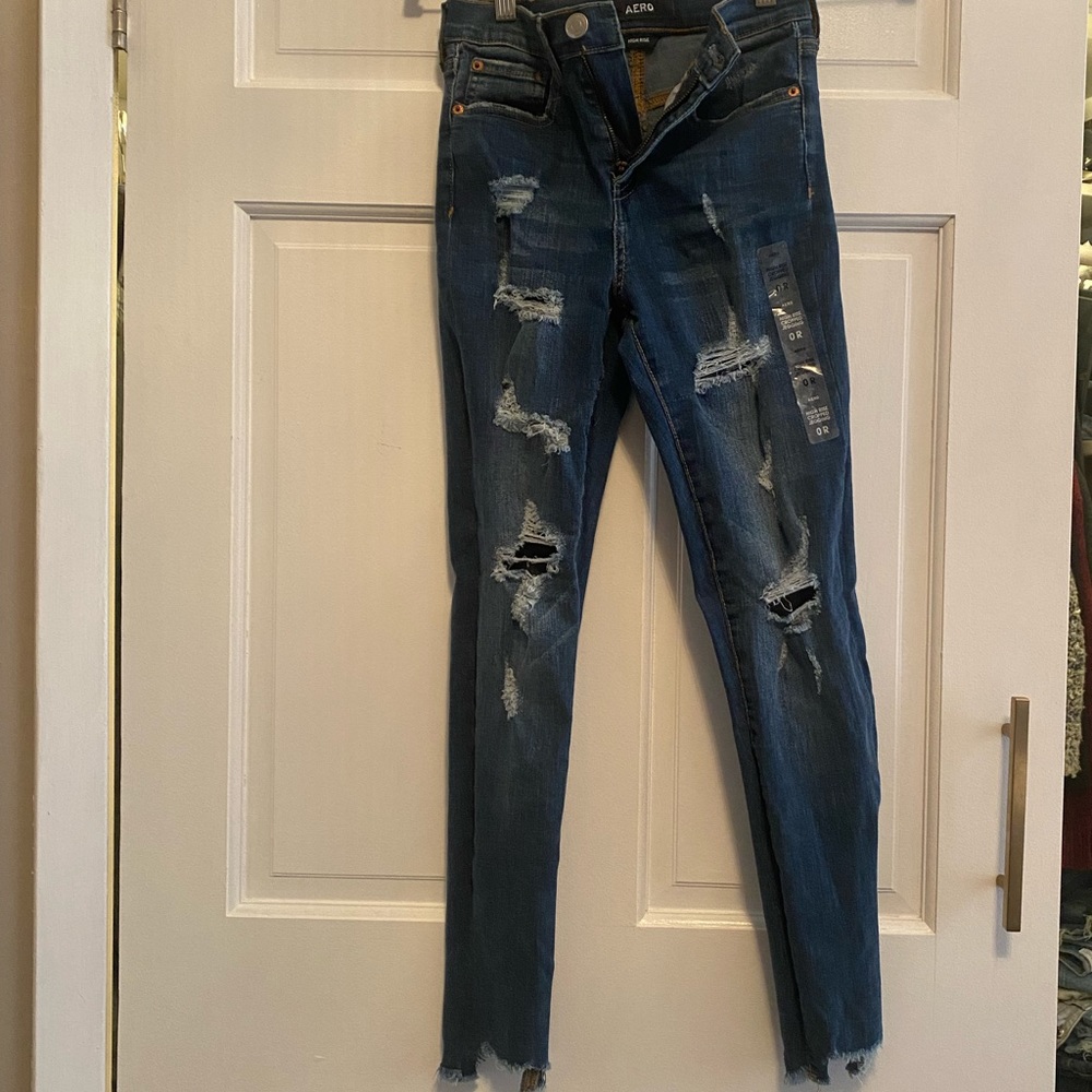 Aeropostale woman’s jeans size 0. Never worn
